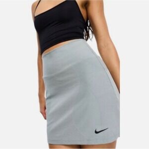 Nike Women's 17" Dri-FIT UV Tour Tennis Golf Skort Smoke Grey Medium